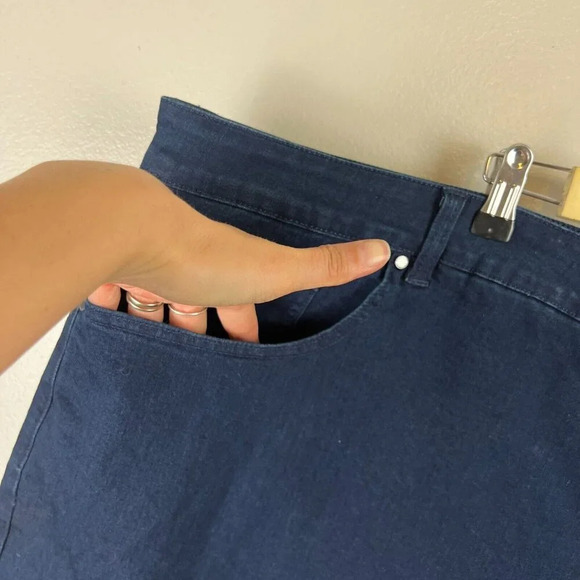 Universal Standard Bae Denim Jean Shorts Size 34 6X Dark Indigo Blue Bermuda - Picture 7 of 10
